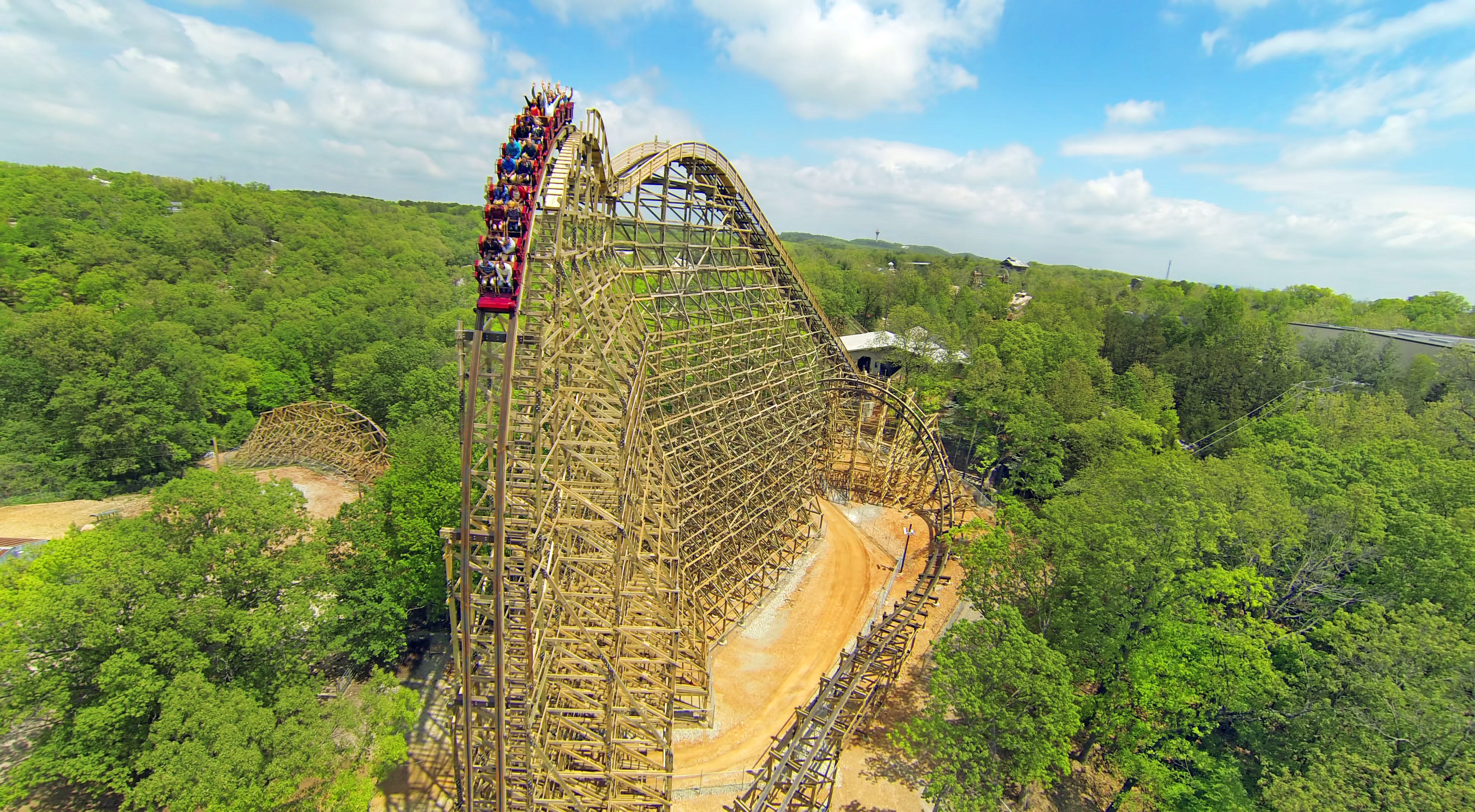 silver-dollar-city-s-outlaw-run-wins-travel-channel-s-insane-coaster